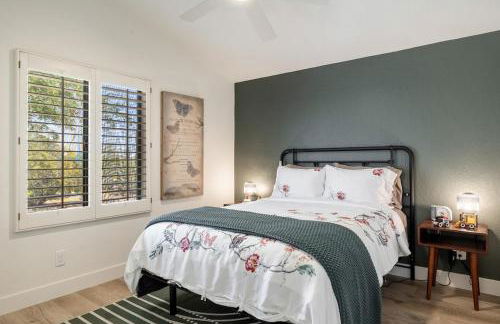 Bus Stop Saloon - Cave Creek with Spa - Photo 36