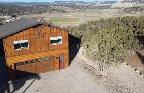 Painted Cliffs-Hot Tub, Amazing Views Between Zion and Bryce - Foto 25