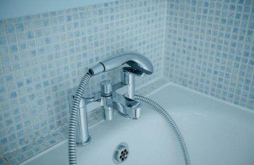 Hazel House - Cosy 2 bedroom house with parking near to Oxford - Foto 53