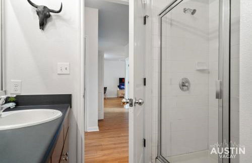 5BR 2BA Austin Hideaway Near SoCo The Domain and Lady Bird Lake by Austin Vacay - Foto 14