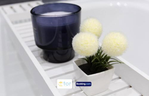 Large 2 Bedroom Apartment By The One Retreats Short Lets & Serviced Accommodation Horley Close To Gatwick Airport - Foto 74