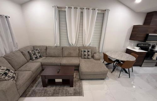 Newly build 1 bedroom 2 bathrooms condo - Foto 32