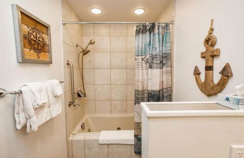 Cedar Haven Unit 202 by Simple Life Rentals - Photo 10