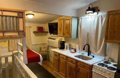 Caretakers Apartment-Split level Full Bed with European Bath Pet Friendly fee applies - Photo 6