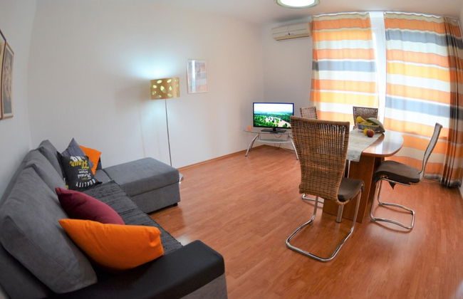 Bright and Breezy Apartment With Terrace and Sea View - Photo 8