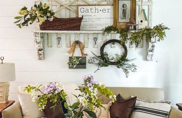 Historic Farmhouse -Modern Amenities -1800s Charm - Foto 13