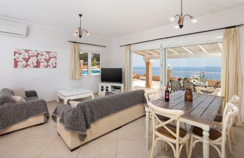 Elena Costa - Photo 5