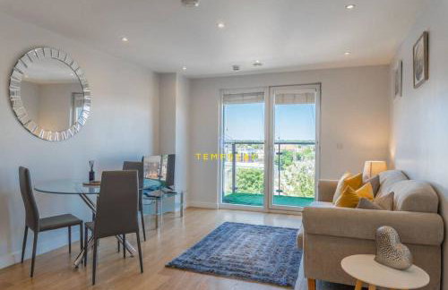 1BR Apt Near Heathrow By Tempstay - Foto 1