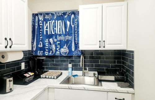 Cozy 2BR in Newark for Families, Work & Long Stays - Photo 16