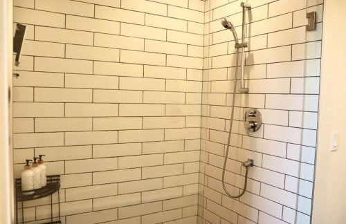 Entire Stunning Townhouse 3br/2.5ba w Parking - Foto 37