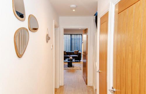 City Centre - FREE PARKING, BUSINESS STAYS, FAMILIES, RELOCATORS - Foto 11