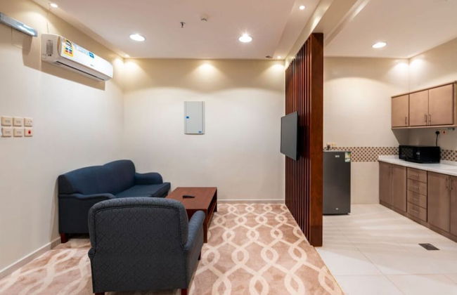 Ninety Two - Photo 10