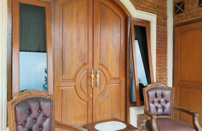 Villa Yustisia Curug 7 Cilember - Foto 57