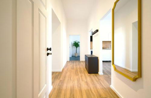 Halle Suites by FullHouse - free parking & WiFi - Foto 50