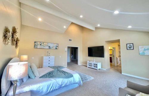 Stunning Panoramic Waterfront Pool Home Escape - Foto 30