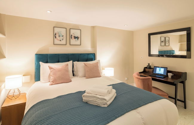 Fitzrovia by Viridian Apartments - Photo 6