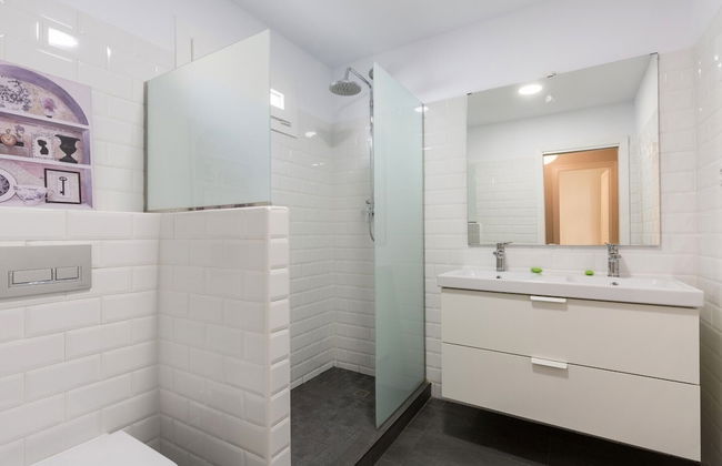 White Suite Barcelona - Photo 17