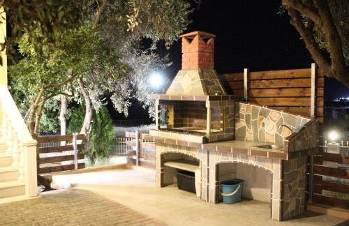 Village House - Photo 50