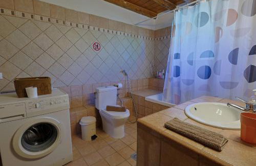 VILLA PEPONI Spacious Traditional Villa with Garden - BBQ & Private Parking - Photo 36