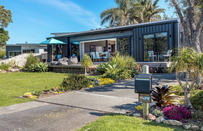 The Golden Pohutukawa Beach House - Foto 21