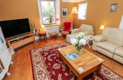 Castle School House - Photo 5