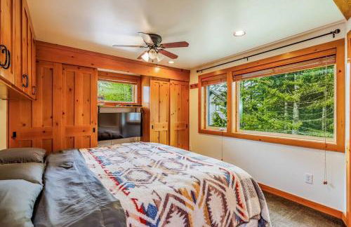 Walk-In Skiing/Tubing Across at Summit East - Foto 8