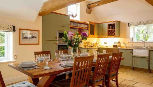 Groves Barn at Norton Grounds - Photo 2