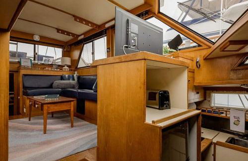 2BR Spacious & Comfy 43' Yacht - Heat & AC - On the Freedom Trail - Best Nights Sleep - Foto 8