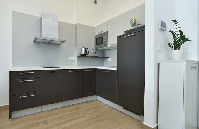 ROYAL GARDENS Apartments - Photo 62