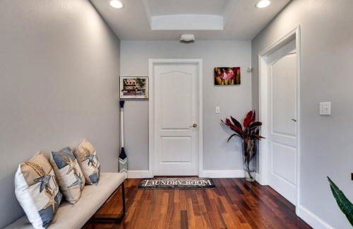 South Florida Spacious Oasis 4BR Retreat with 2 King Beds, Amazing Pool, near Beaches - Photo 24