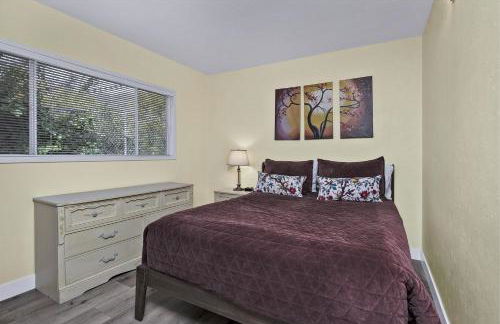 Sandy Feet Retreat -- Lakefront Retreat With Sand Volleyball Court! - Foto 12