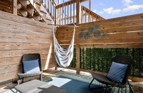 Jennifer's Stylish Apt Private Deck Backyard Oasis - Foto 29