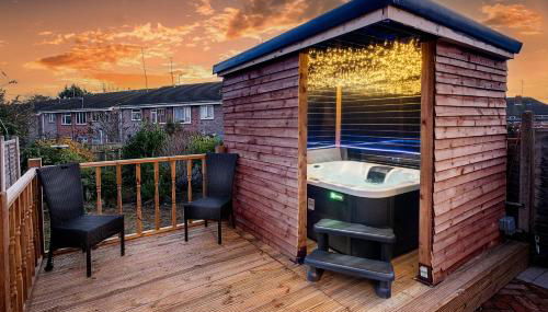 Luxury Cozy 2 bed house hot tub family friendly business traveler family of 4 - 6 with parking close to Birmingham city centre , M6 , Aston univerity , Great Barr Birmingham - Foto 3