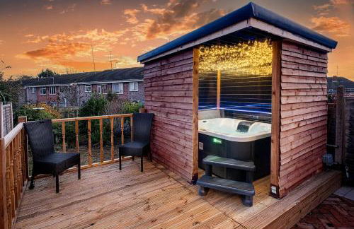 Luxury Cozy 2 bed house hot tub family friendly business traveler family of 4 - 6 with parking close to Birmingham city centre , M6 , Aston univerity , Great Barr Birmingham - Foto 3