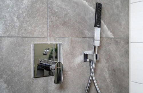 Nexstay LUX Wohnung mit Dachterrasse und Parkplatz - Foto 26