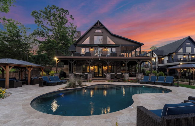 Black Bear Lodge by Avantstay Lakefront, Dock, Pool, Theater Sleeps 20+ - Foto 80