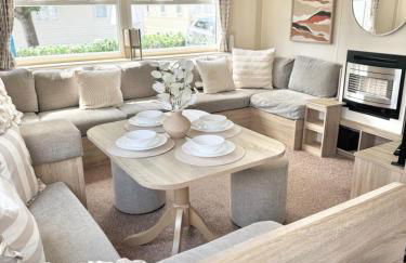 Casita De Cuervo at Shorefield Park - WIFI - Pet Friendly - Passes Included - Photo 9