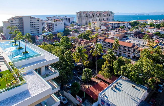 Stunning Designer Condo - Foto 12