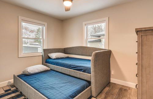 Riverfront Michigan Cottage with Fire Pit and Kayaks! - Foto 16