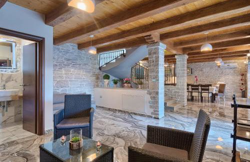 Villa Patrick-Luxury stone house in the center of Istria - Photo 25