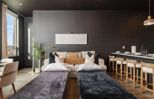 Cozy 1 King BR, Gym, Free Parking, 8mins Train - Foto 5