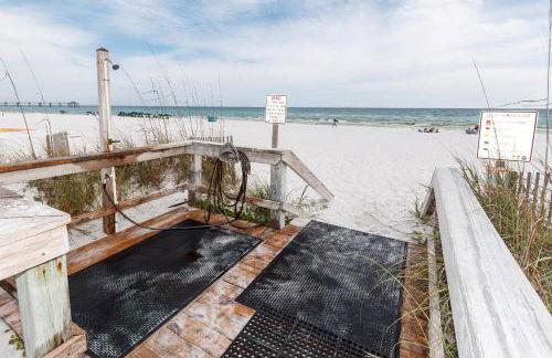 SMP 208 - Stunning 3 Bedroom Beachfront Condo! - Foto 39