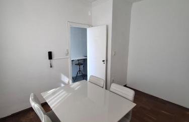 Apartamento 3 quartos no bairro Floresta, na melhor localização de BH, próximo às principais avenidas, ao lado do colégio Batista, com supermercado, farmácia e bares na esquina - Foto 13