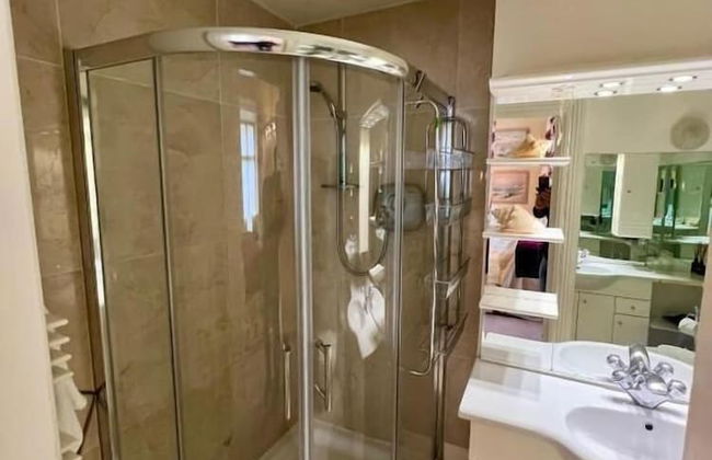 Burlington Townhouse - Photo 9