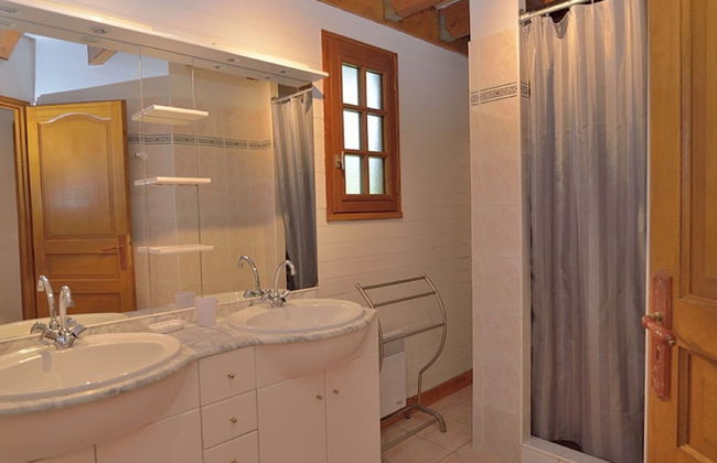 Serene Holiday Home With Private Terrace - Photo 18