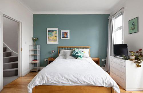 Well-equipped 4 bedroom family home with garden - Foto 13