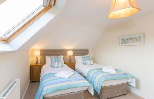 Rose Cottage with Hot Tub - Photo 8