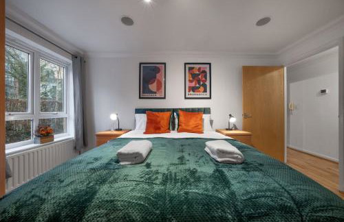 Bishops Stortford 2 Bed Flat - Free Parking - STN - Foto 17