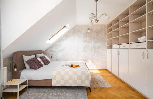 Warm & cosy 2-store 3-BR House with fireplace, living room, garden, terrace, balcony & parking 30 minutes from Warsaw Centre - Foto 5