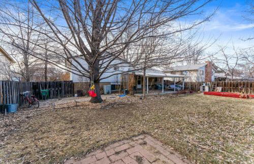 Spacious and Comfy Close to Everything Backyard - Foto 43